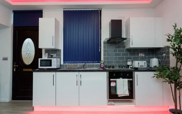 Towler House Apartments 6 Beds in 3 Bedrooms