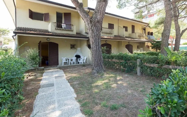 Belvilla by OYO Lovely Villa With Private Garden