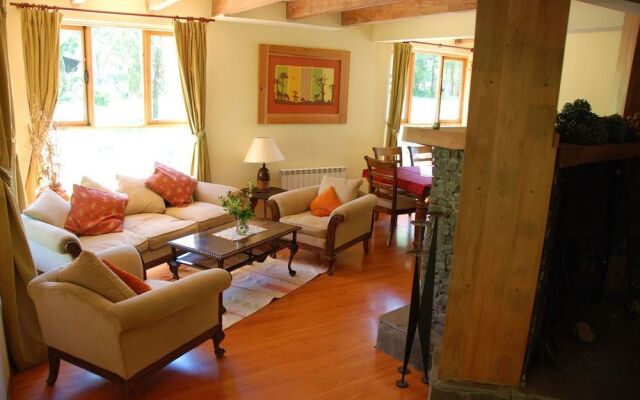 Hotel Lodge Landhaus Pucon