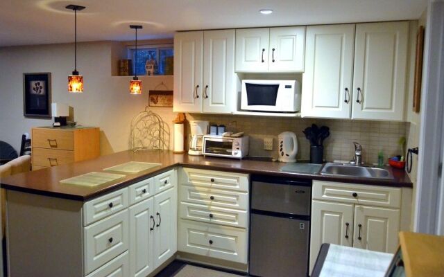 Creekside B&B and Guest Suite