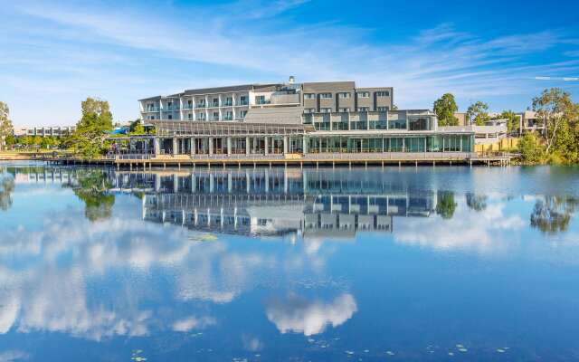 Best Western Plus North Lakes Hotel