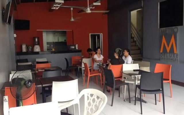 Metro Deluxe Residences