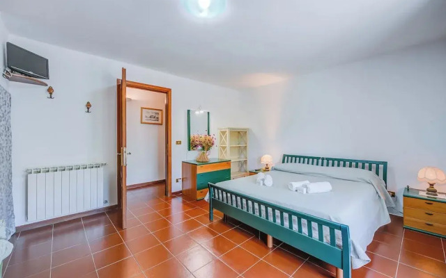 Villa Breezy Way - Among Greenery
