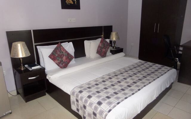 Sheer Luxury Apartments & Suites