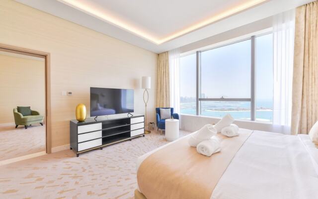 Ultra Luxury Palm Tower with Shared Hotel Facilities