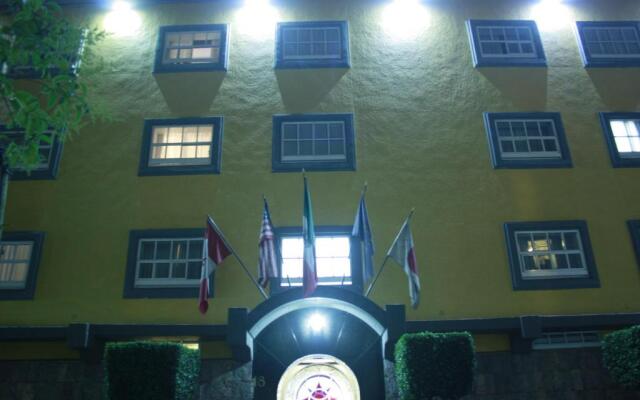 Hotel Mina