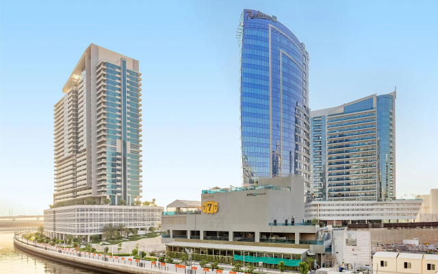 Radisson Blu , Dubai Canal View