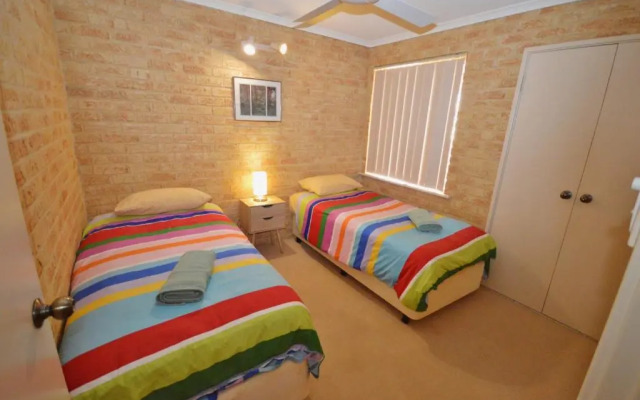 Cliffs Unit 1 - KalbarriWA