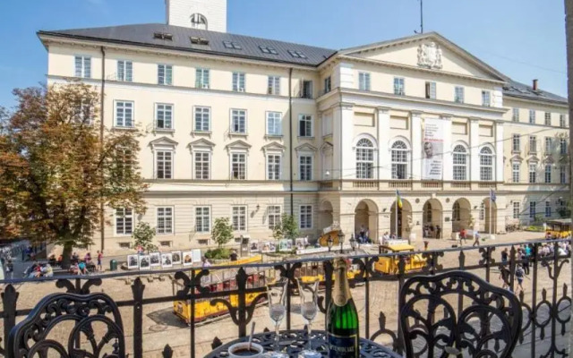 V.I.P.Apartmens Rynok Sqr.19