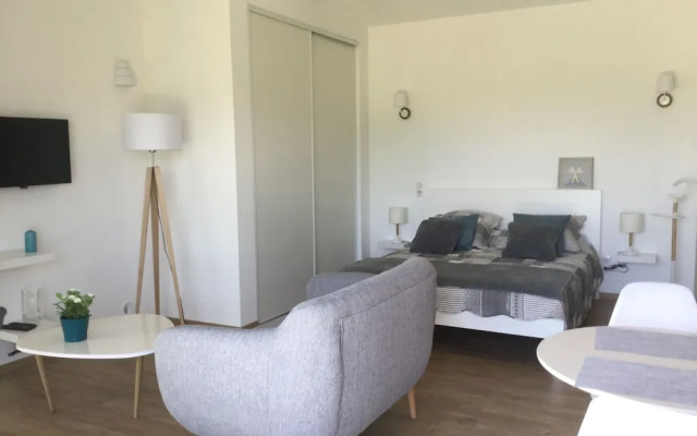 Mas en pierres dans le Luberon