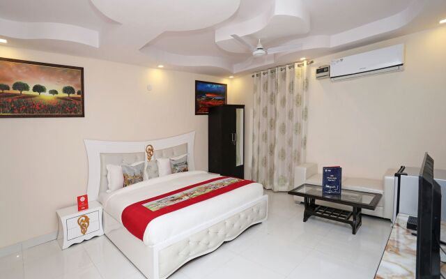 OYO 10558 Hotel Qlark