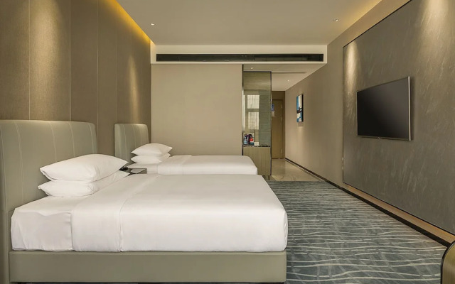 Golden Bay Hotel