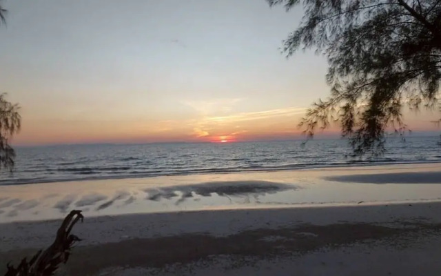 A&B Beach Villa At VK