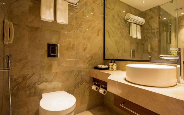 Lemon Tree Premier City Center Pune