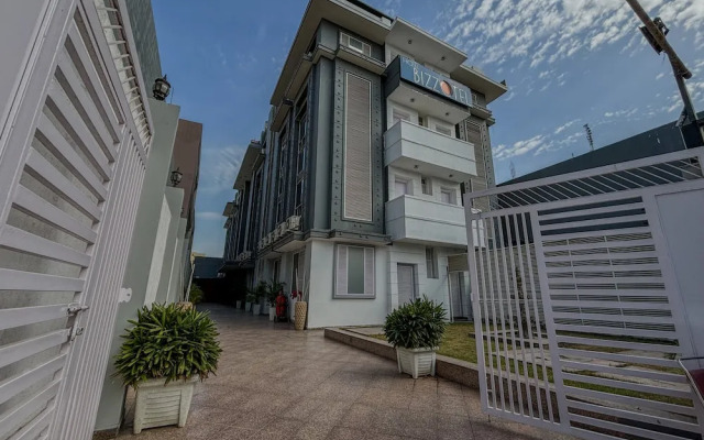 Bizzotel