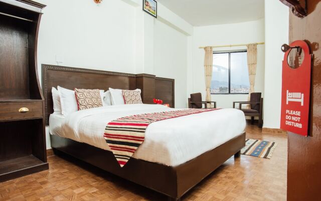OYO 11456 Hotel Admire