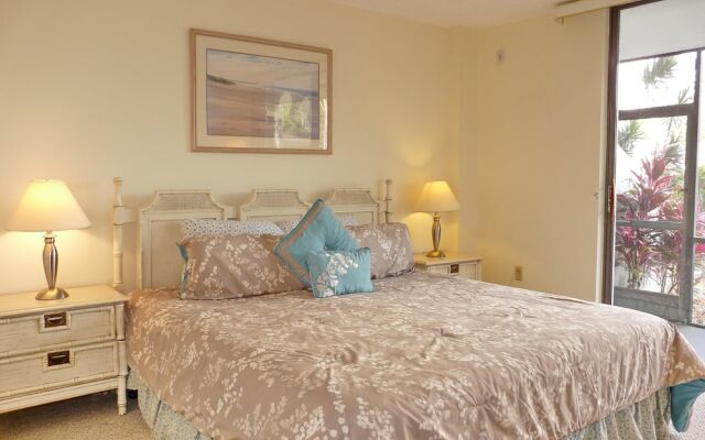 Peaceful Condo With Pool and Steps to Tigertail Beach