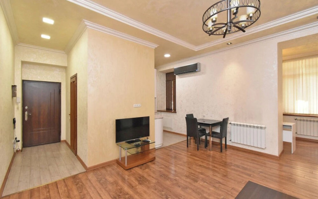 Apartment on Teryan 19