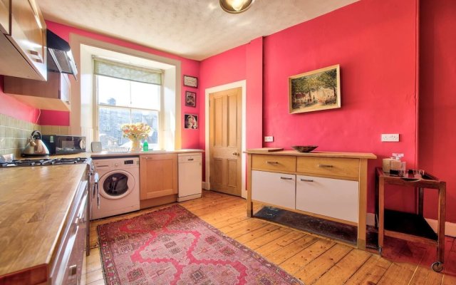 JOIVY Old Town 1-bed Apartment With Stunning Views