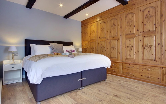 10 Westgate Street - 5 Star 18th Century House