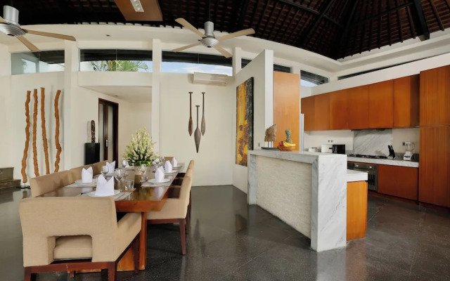 Villa Oshra by Nakula