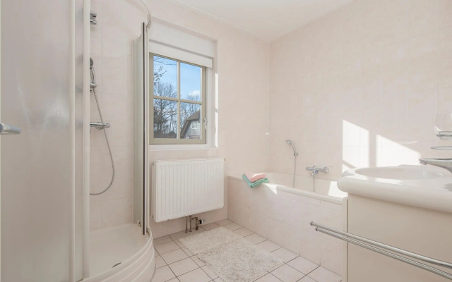 Beautiful holiday home with 2 bathrooms, 2 km from Appelscha