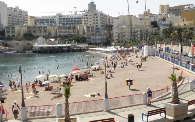 Central Apartment in St Julian s Perfect for Families