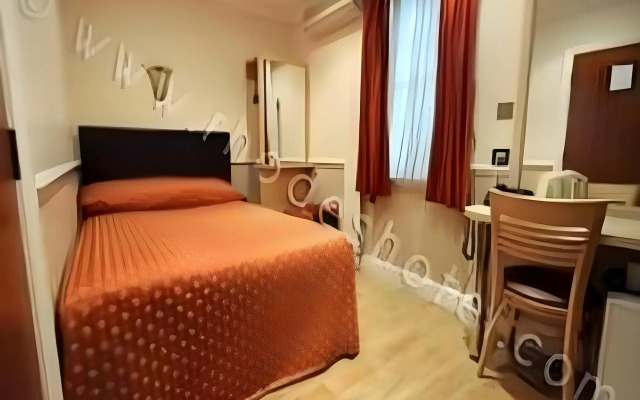Rhodes Hotel