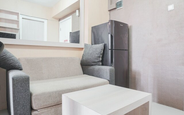 Simple And Cozy Living 2Br At Green Pramuka City Apartment