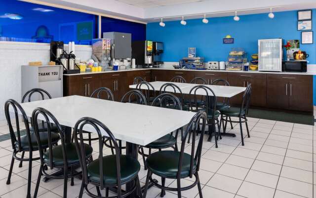 Days Inn by Wyndham Forsyth