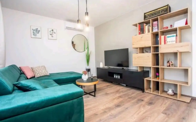 Bruno - Modern Apartment With Pool - A1