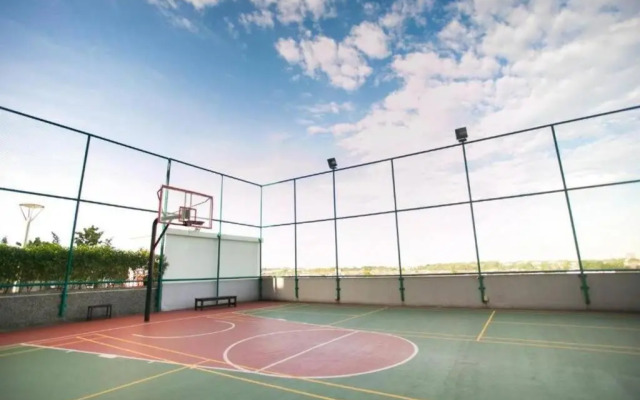 A2603 THE PLATINO NETFLIX PARADIGM MALL By STAY