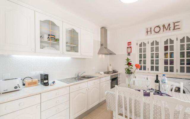 Fisherman's Beach Home 2BR 2BA AC Wi-Fi