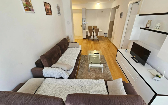 Apartment S&M