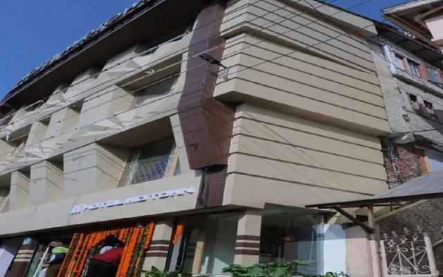 OYO Flagship 40500 Hotel Mid Town