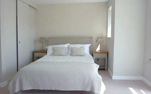 Flat 8 Seascape