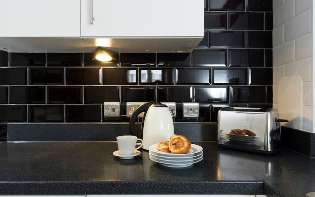 Bright and Spacious 2BR Flat in East London