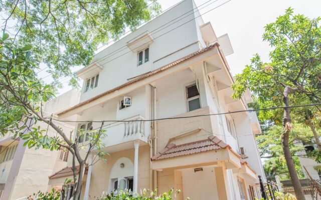 OYO Hermitage Apartments Near Sri Someshwara Swami Temple