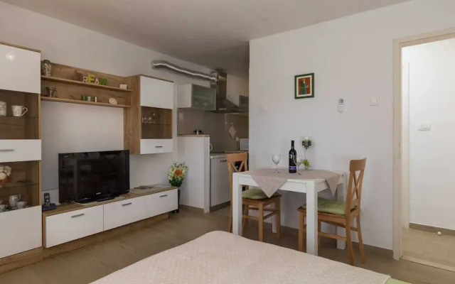 Apartment Meet & Greet- Studio Apartment With Terrace and Sea View