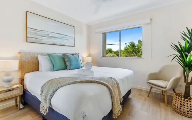Palma Cairns- Resort 9 Pools Gym – Guest Rooms – Cairns