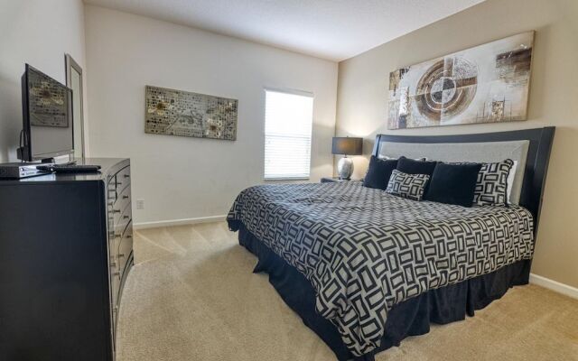 Ralph's 7 Bed Solterra Vacation Home