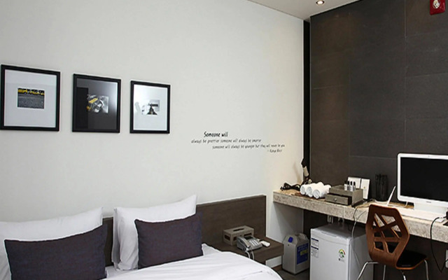 S& Hotel