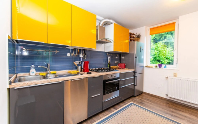 Relaxing Modern & Sunny Apartment in the Centre