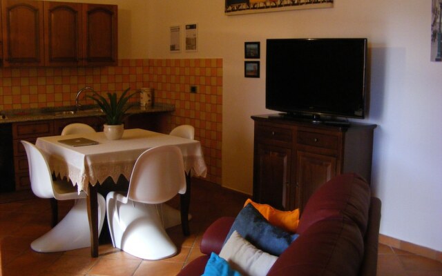 Lovely Garden Apartment