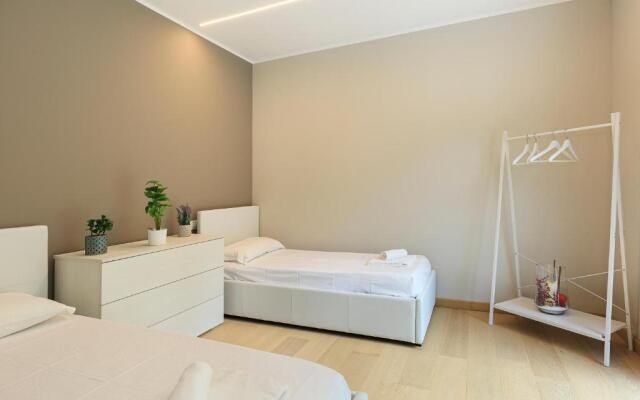 Skylake Penthouse by Impero House