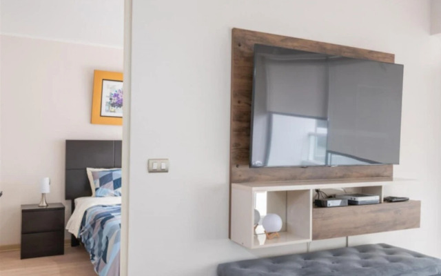 Modern 1Br New Flat w Terrace Pool Gym