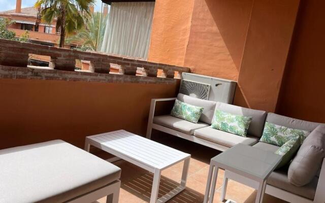 Marbella Costa Nagueles piscina y playa 6p