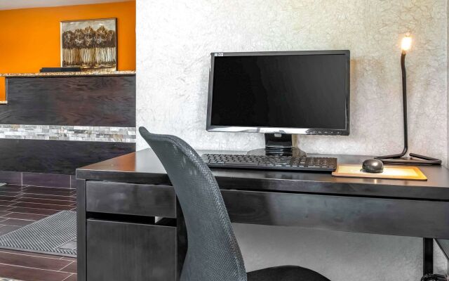 Quality Inn & Suites Brandenburg - Fort Knox