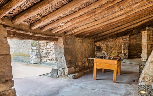 Rustic Cottage in Fraga With Private Garden