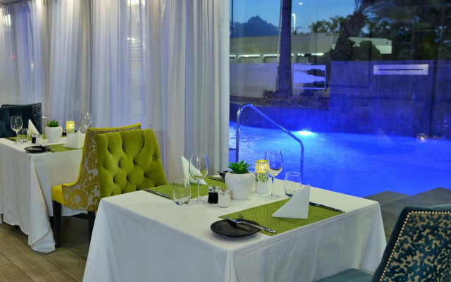 Peninsula All-Suite Hotel by Dream Resorts